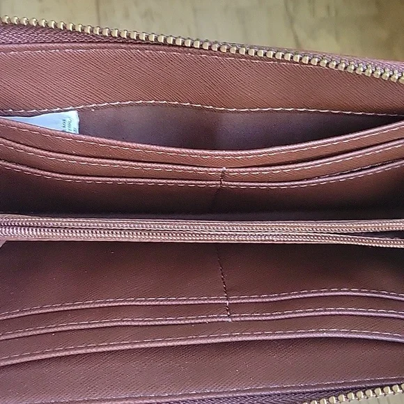 Fossil and Kate Spade Wallet Bundle - Picture 7 of 16